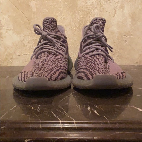Yeezy Boost 350 V2 (Beluga 2.0) - Picture 2 of 4